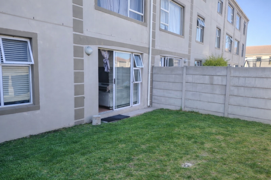 2 Bedroom Property for Sale in Guldenland Western Cape